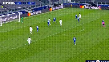 c罗这一球是不是帅飞了,c罗停球转身一个长传球技秀起来