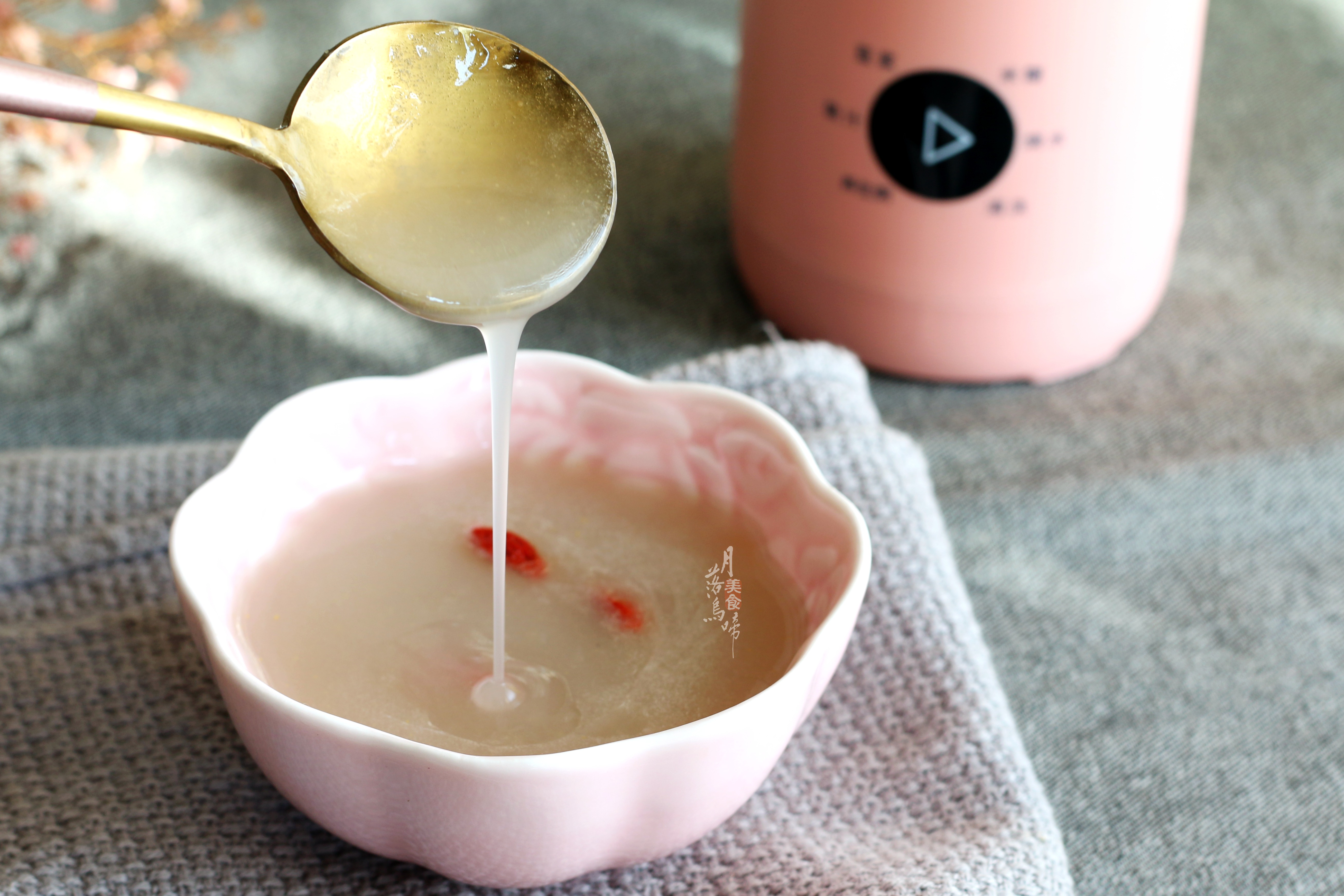 煮银耳又软又糯小窍门需放什么,银耳怎样煮才容易出精华教程