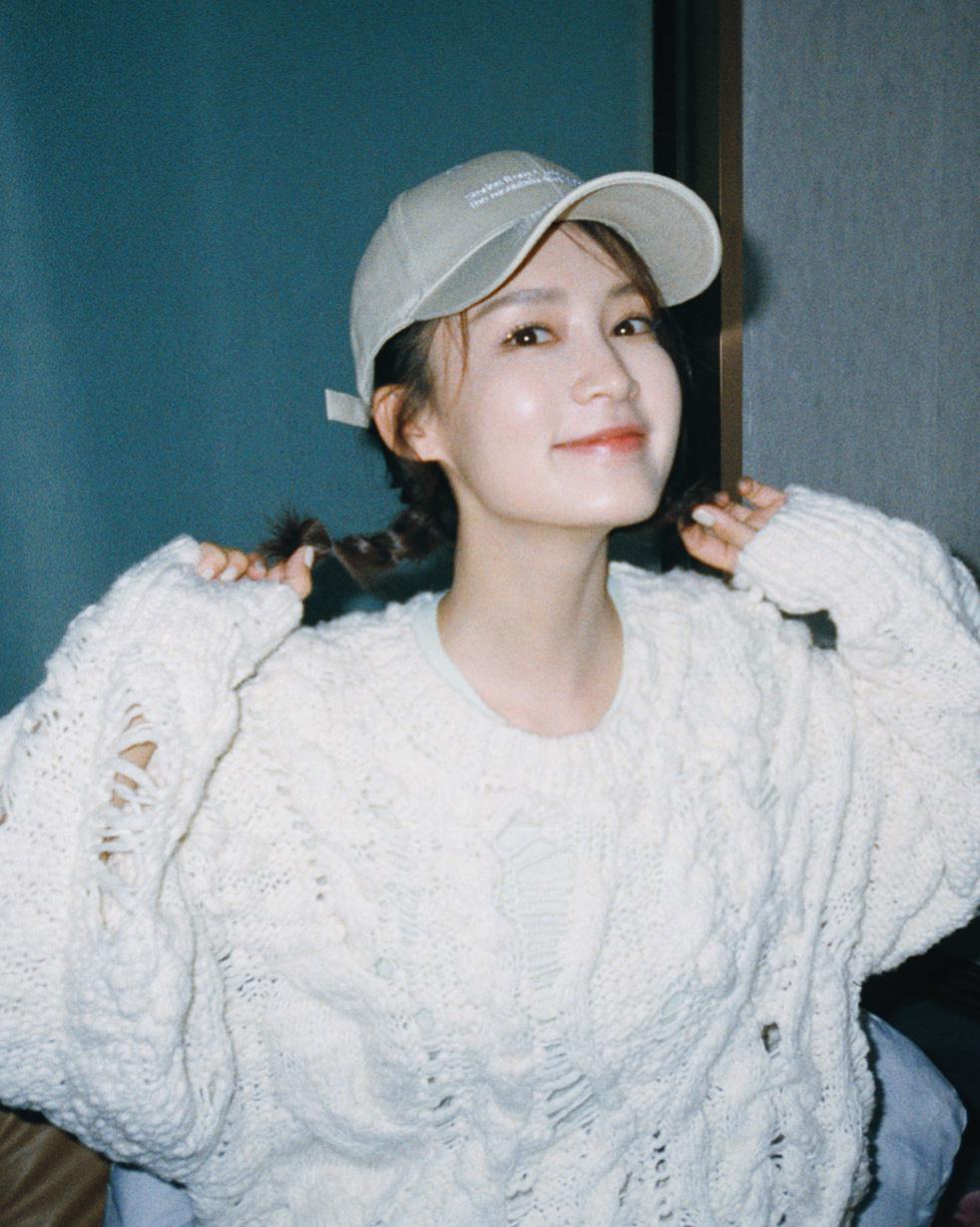 李沁同款毛衣搭配图,李沁粉色少女穿搭