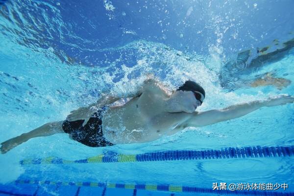 自由泳如何突破2分30秒瓶颈,自由泳遇到瓶颈不知怎么练如何办