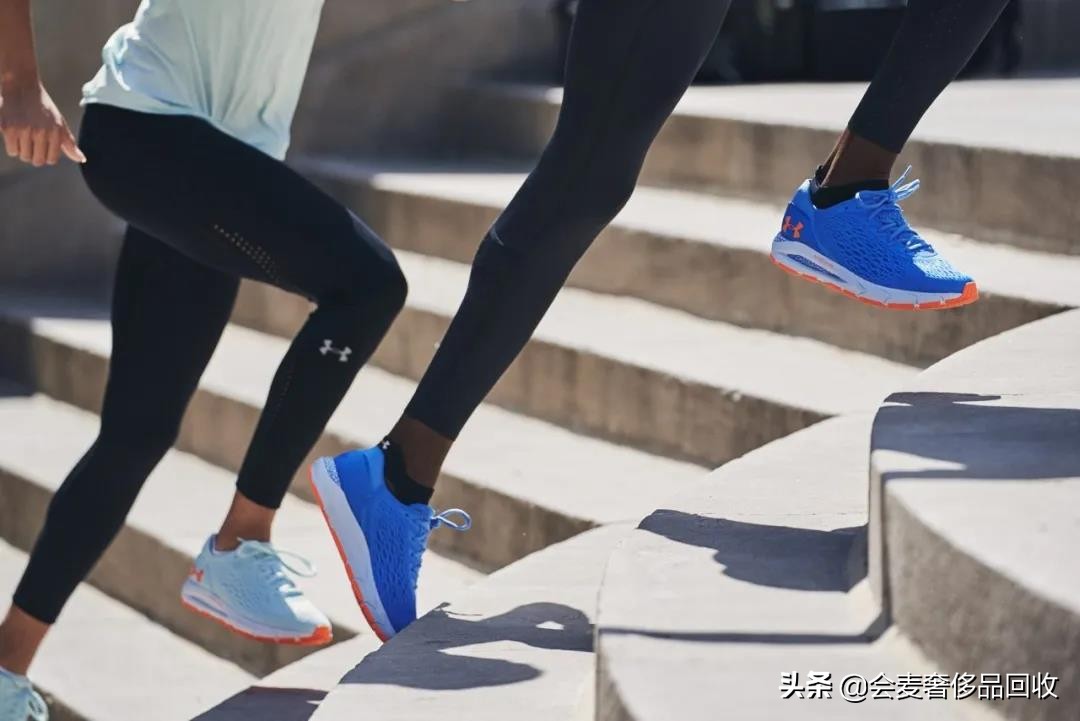 一双新鞋子的视频,一双好舒服的鞋子