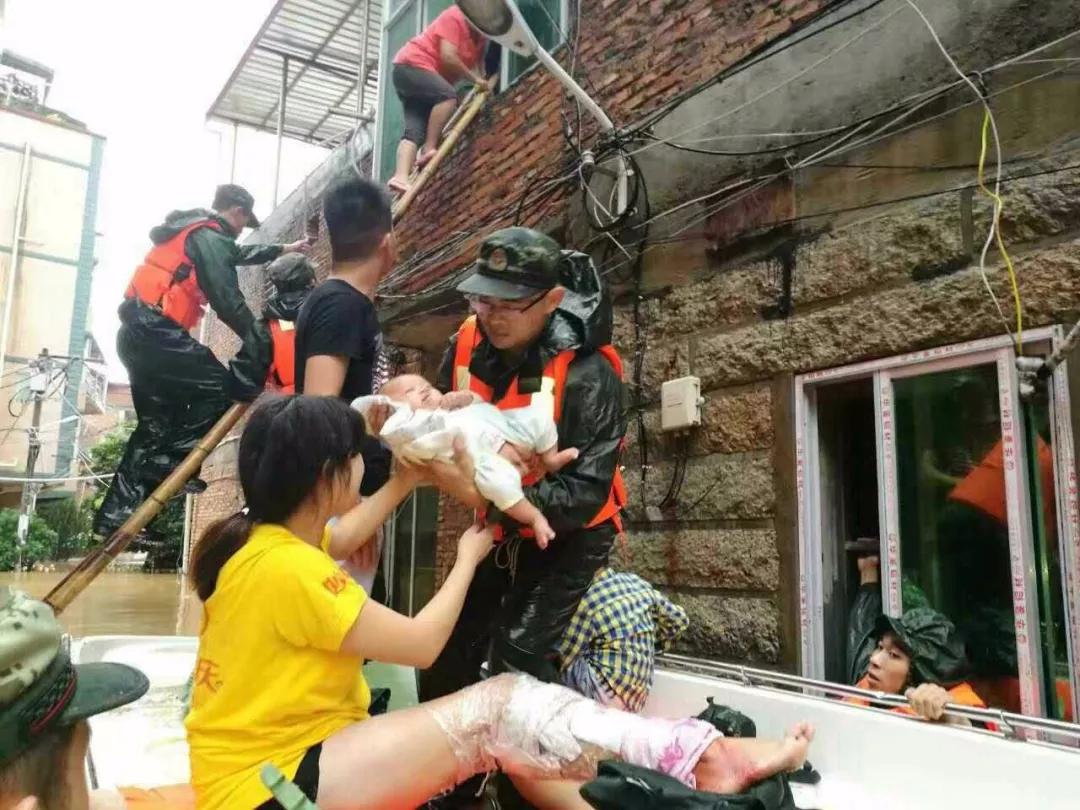 中国*警武**！是时候上头条了