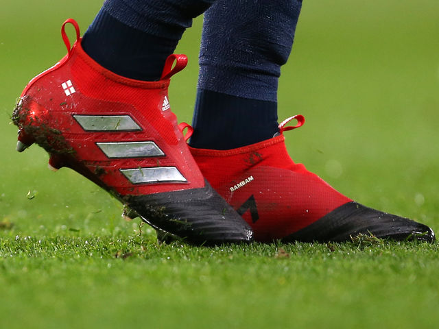 让人一眼看出踢球等级的球鞋,看鞋识人野球场