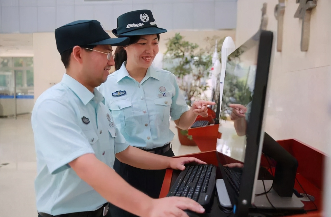 军队文职报名了一般多少人不去考,军队文职为什么报名的人很少