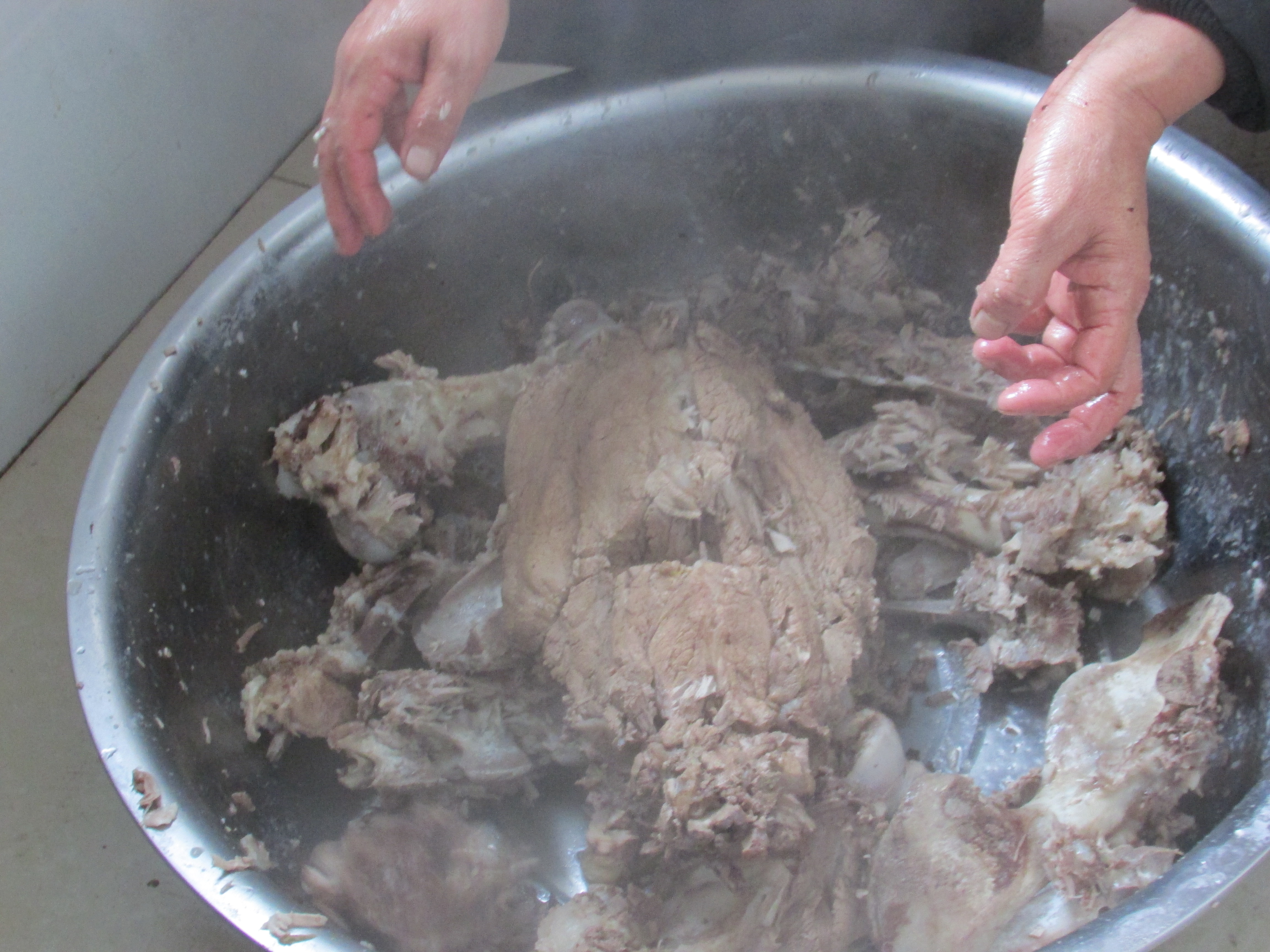 东北杀年猪来吃猪肉,老东北杀年猪