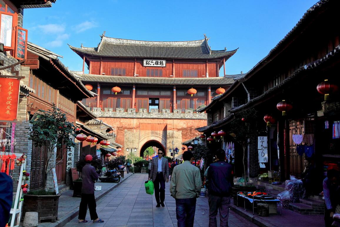 云南必去十大古镇景点推荐一下,云南必去的十大古镇景点推荐一下