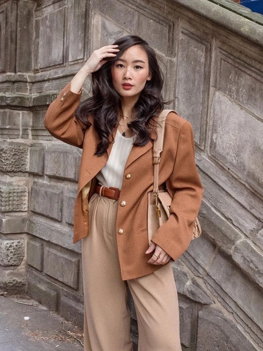 日常穿搭不可少具有质感腰带点缀,时髦精致女士两面穿时尚腰带