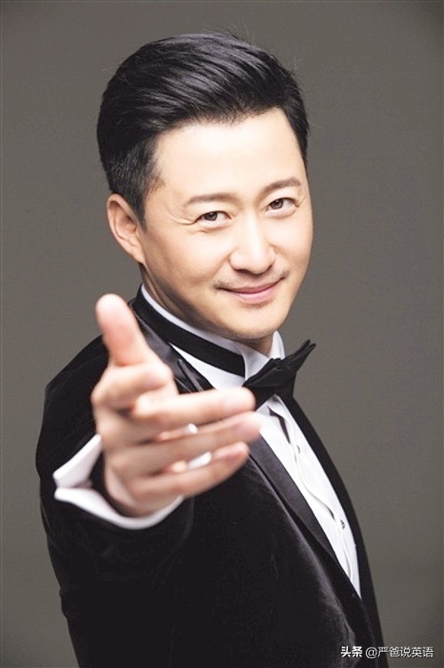 易烊千玺翻译成英文,一起向未来易烊千玺英文发音