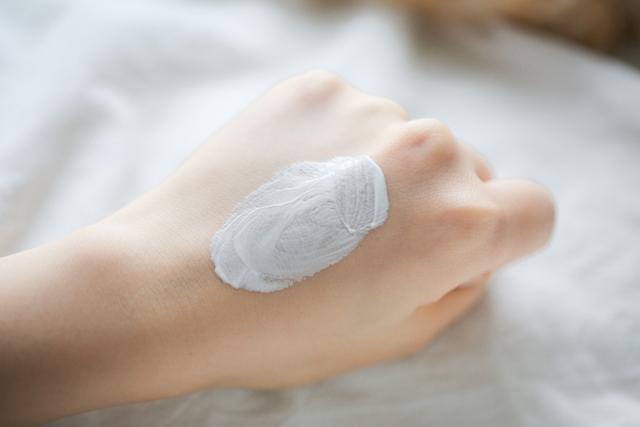 不会假白的素颜霜，涂完你也能去参加101了