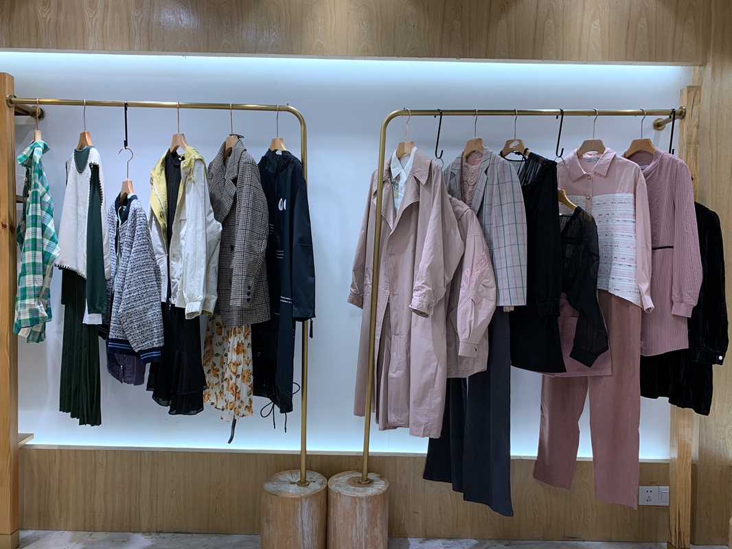 ihimi鍝佺墝鏈嶉グ,鍝佺墝濂宠瀹樻柟姝ｅ搧濂楄娌櫁渚濈編