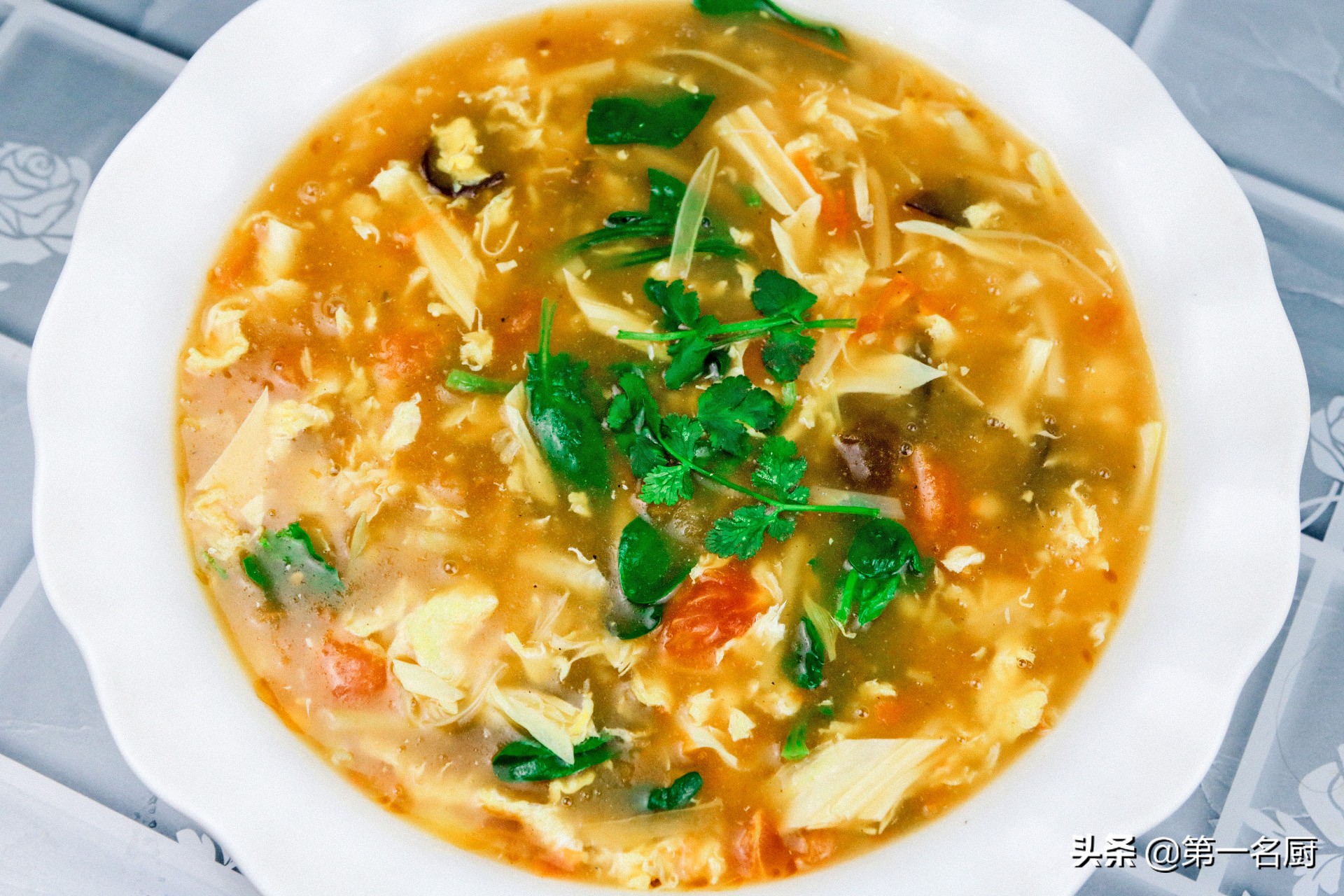 鸡蛋汤怎么弄好喝,鸡蛋汤怎么下锅好看好喝