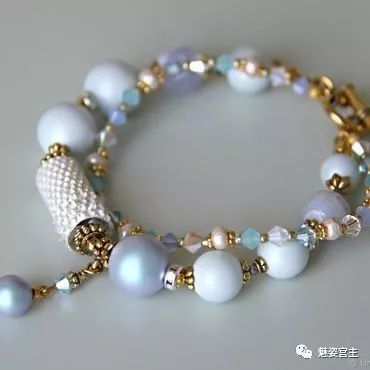 施华洛世奇水晶和珠子打造闪亮弹簧吊坠手链，附制作图解教程