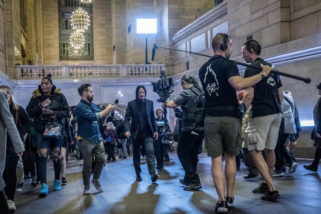 镝灯和钨丝灯有什么区别,钨丝灯与镝灯的插头区别