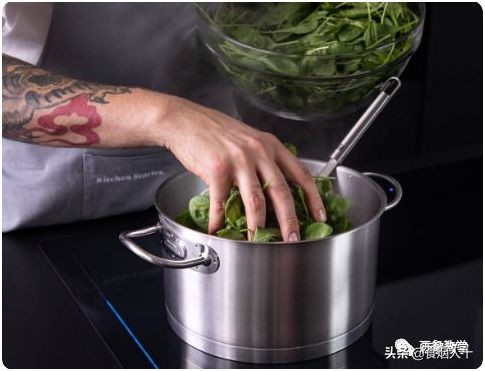 惠灵顿牛排正宗的做法,壳里西餐厅惠灵顿牛排