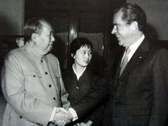尼克松收到毛*东泽**12字墨宝，不解其意，50年众说纷纭，无人能解