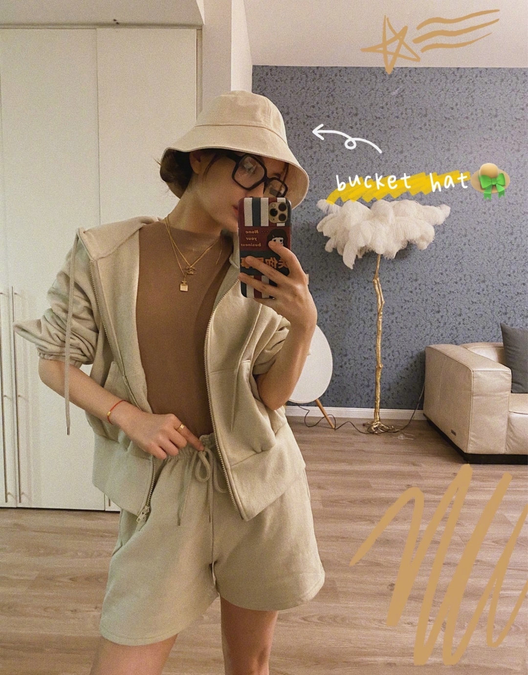 吴昕越来越美了复古开衫搭老爹裤,吴昕浅蓝色西装领连体裤