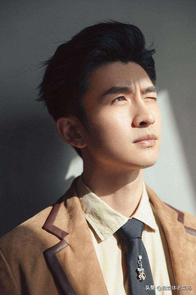 张云龙出道前踢足球视频,张云龙踢过职业比赛吗