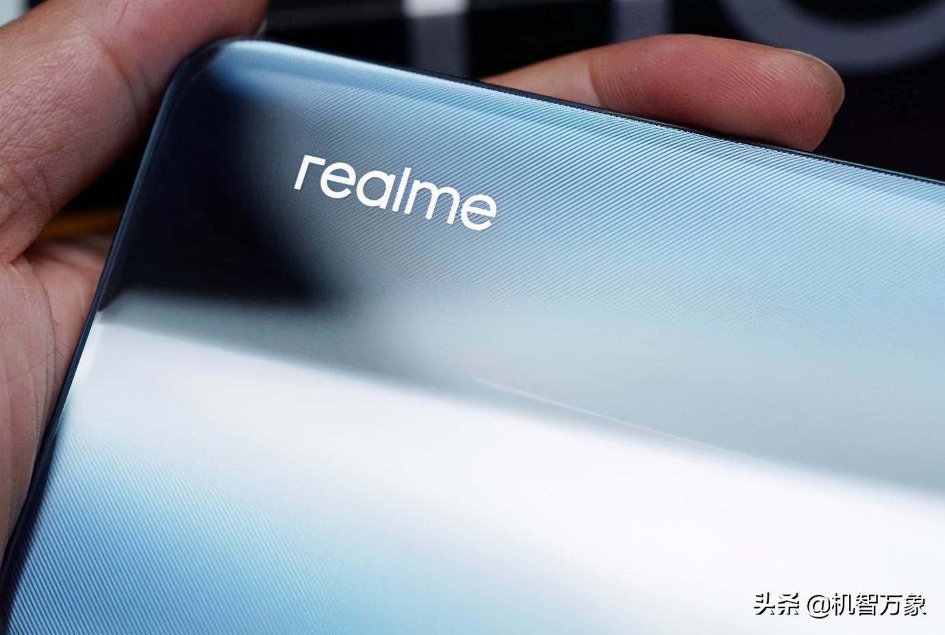 realme真我gt黄色沉浸式开箱,realme全新性能旗舰真我gt发布