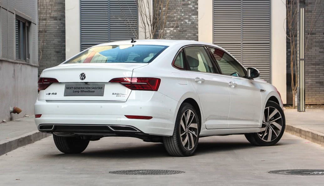 名字最长的大众车来了，明明与思域同级，却非要挑战雅阁？