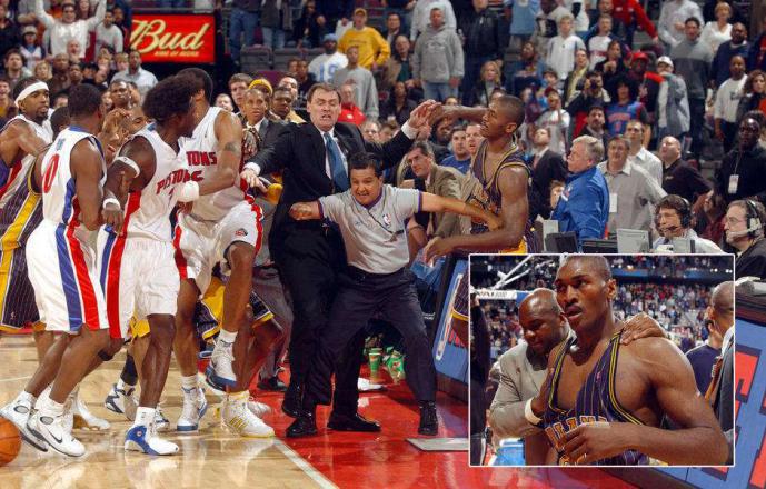 奥尼尔魔术扣断篮架,奥尼尔入篮后篮球架塌下来视频