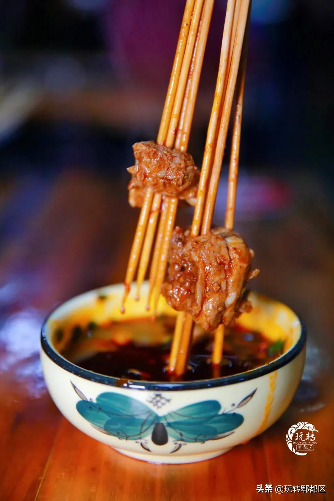 郫都西门新开砂锅串串，来“老屋头”，涮人情味儿