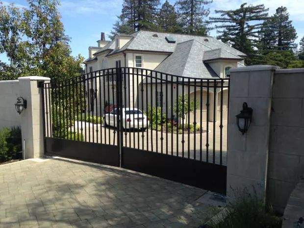 华裔女在美被谋杀,在美华裔女子杀前男友交4亿保释