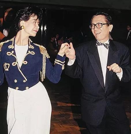 穿三百万皮草的香江富贵花，前半生让人羡慕，后半生却惨遭唾骂？