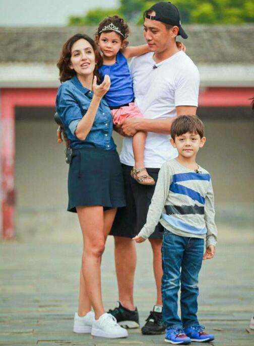 谢娜和刘烨现在是好朋友吗,谢娜和刘烨什么时候在一起的