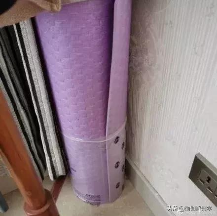 每个家里都有瑜伽垫,每个家庭都有个瑜伽垫