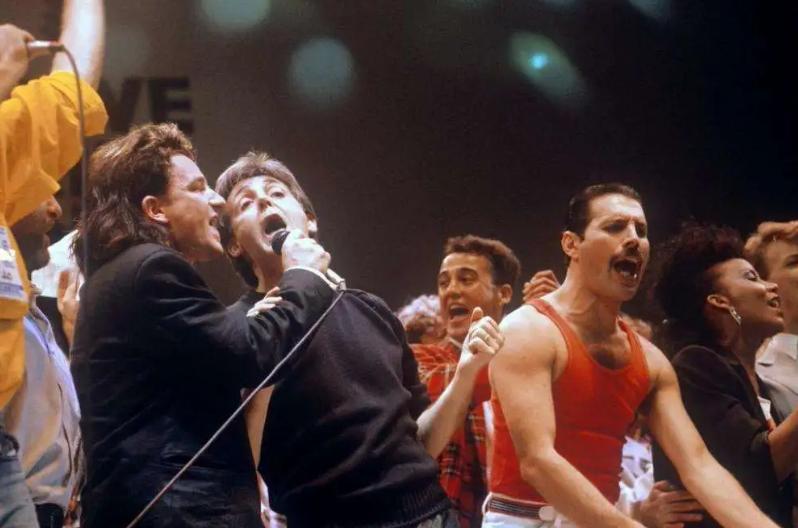 郎朗吉娜夫妻三重奏完整,郎朗夫妇四手联弹