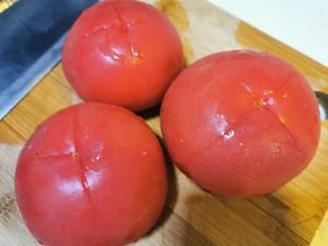 西红柿炖牛肉牛肉切法,西红柿炖牛肉怎么让牛肉烂又好吃