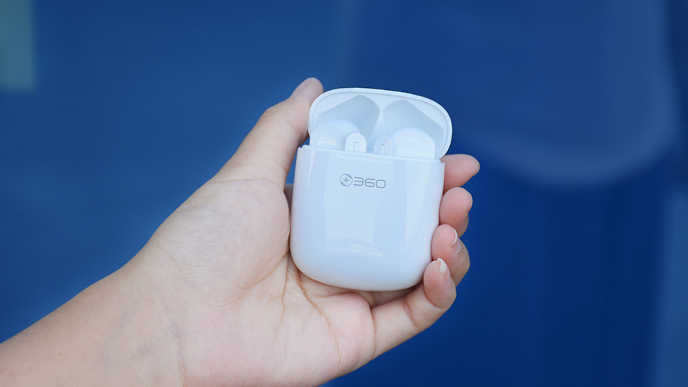 是国产AirPods还是老周的音乐梦？PlayBuds真无线蓝牙耳机