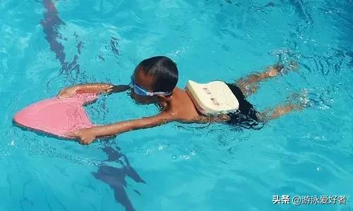 泳姿顺序,孩子学潜水泳姿顺序