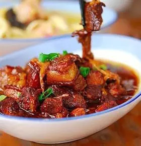 夜啤酒比较有特点的菜品,啤酒系列的菜品有哪些特点