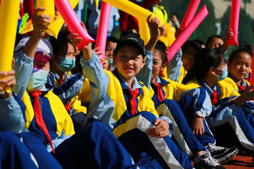 快乐足球放飞自我,青少年校园足球联赛拉开帷幕