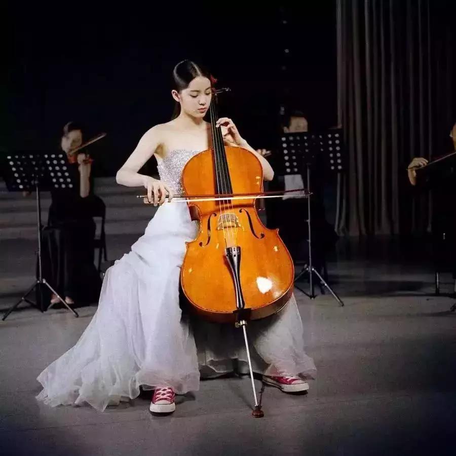 春夏穿搭必备高颜值帆布鞋,舒适又百搭的帆布鞋你不来一双吗