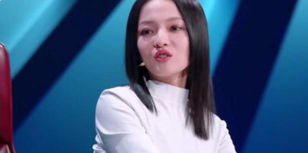 萨顶顶假唱转话筒事件结果,萨顶顶有实力为什么要假唱