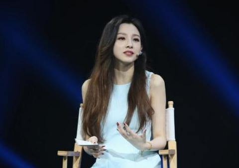 马凡舒：央视最美女主持，堪比王冰冰，被誉为“董卿接班人”