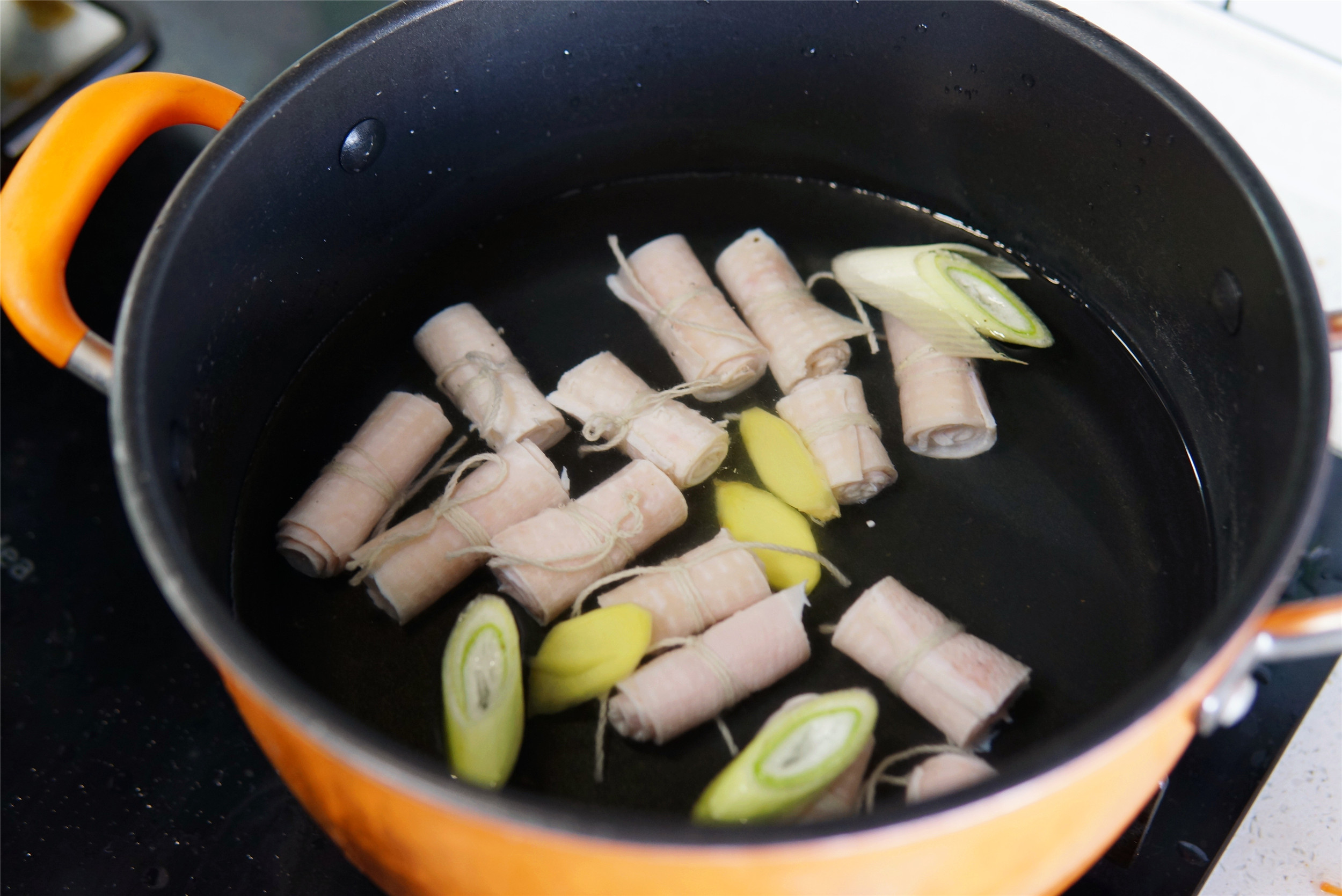 我为年夜饭添道菜腰缠万贯作文,年夜饭第十一道菜腰缠万贯