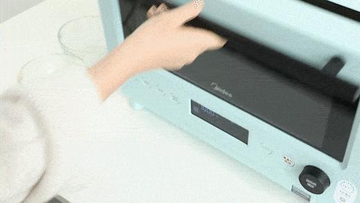 抗击疫情我不辱使命,抗击疫情我们以毒攻毒