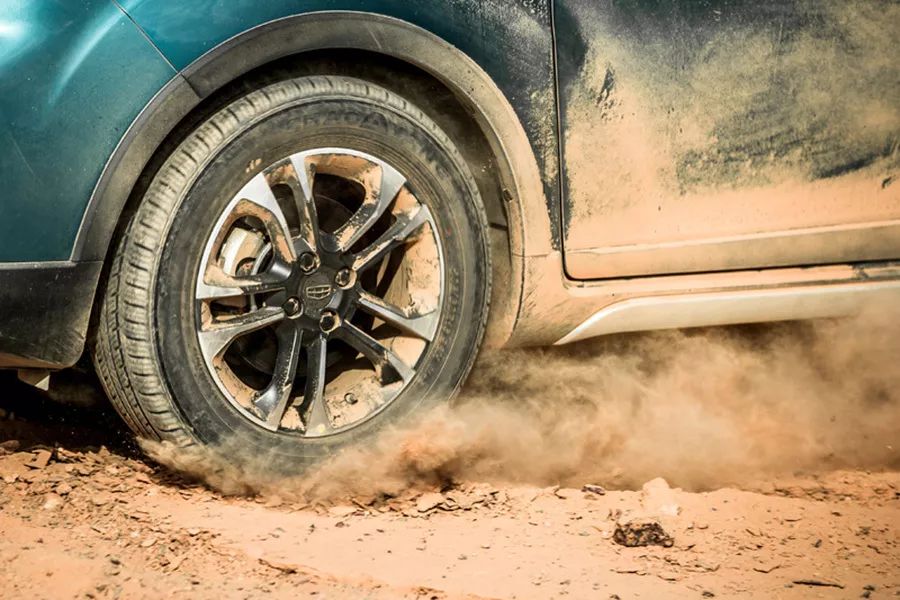 吉利远景x32021款,新款远景x3最新试驾