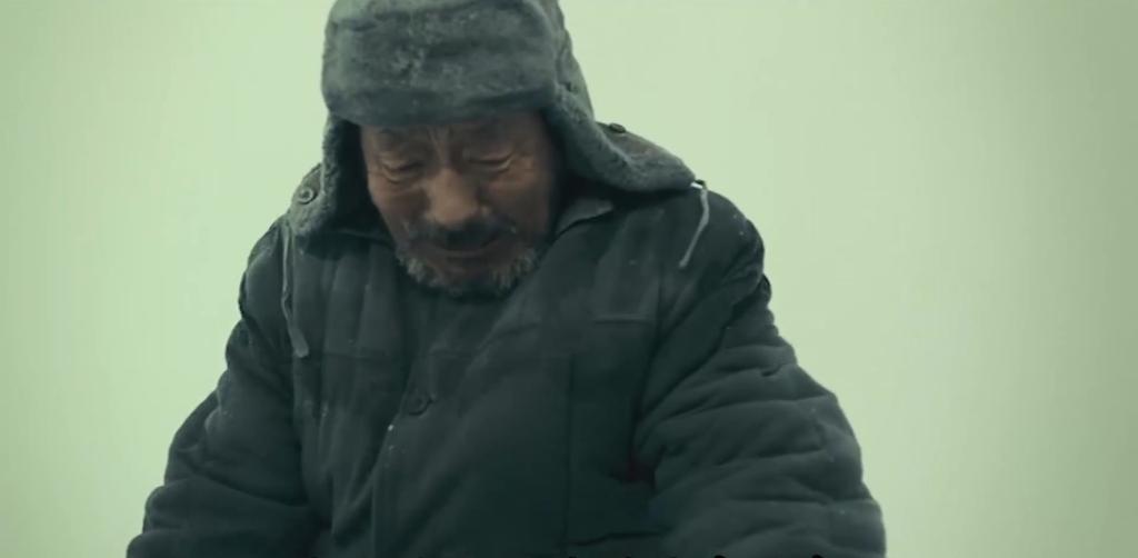 放羊老头跑了三天三夜,放羊老人和狼王