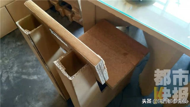 用废弃纸箱造出一座餐厅纸做的单人椅子能承担300斤以内的顾客