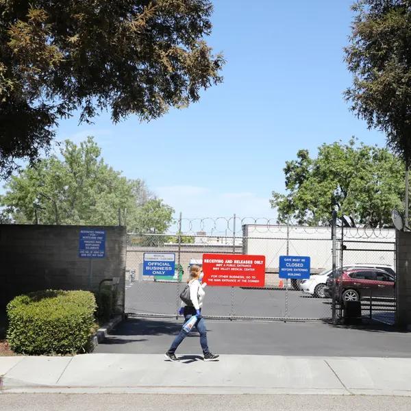 美国回应新冠肺炎和流感的区别,新冠肺炎到底是不是美国的流感