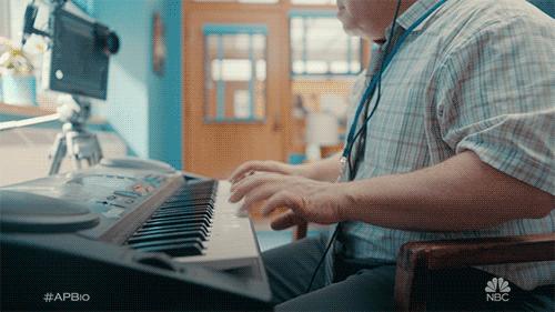 成人学什么乐器简单易学易上手,成人想学一门乐器哪种简单