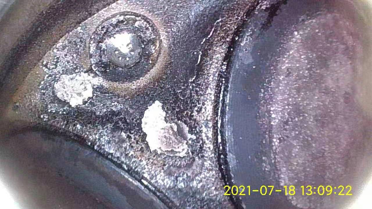 奥迪a6l怠速低车身抖动什么原因,奥迪a4l怠速间歇性抖动正常吗