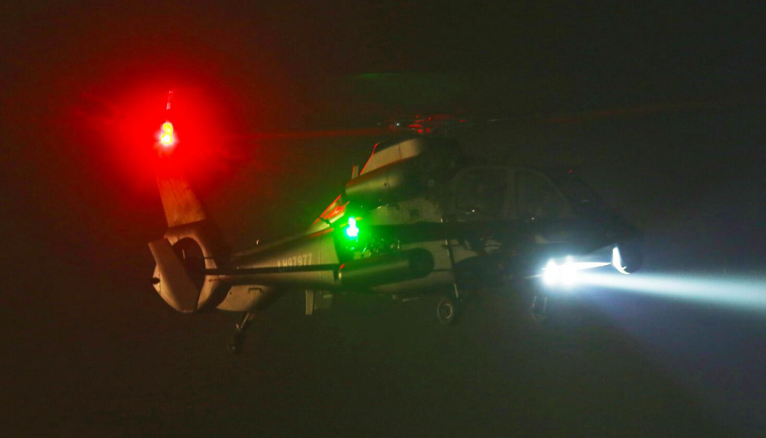 直升机可以直接飞上珠穆朗玛峰吗,直升飞机能不能飞上珠穆朗玛峰