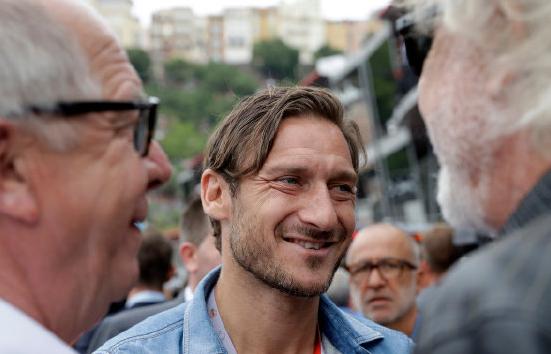 意大利足球界在行动！托蒂捐设备，德罗西献血，国米连续捐款捐物