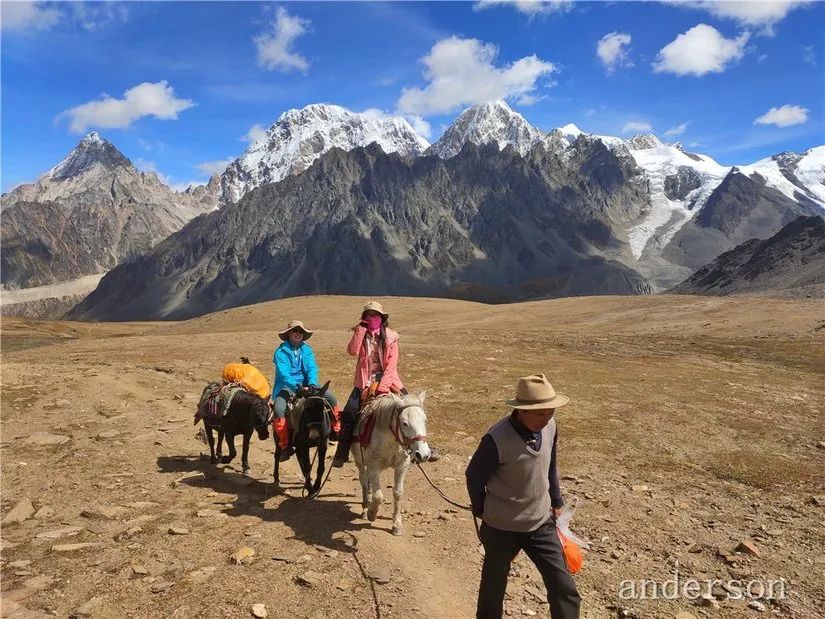 陪着贡嘎过仲秋，深夜听到女生的尖叫（上）