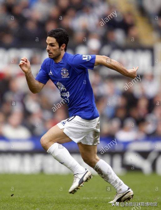 曾经风靡98世界杯的彩色pumaking，如今低调变身成贝莱林小黑鞋